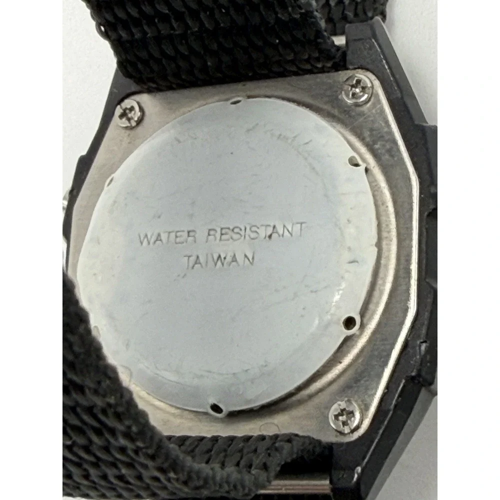 Freestyle Shark Vintage Ladies Watch New Battery 29MM 7